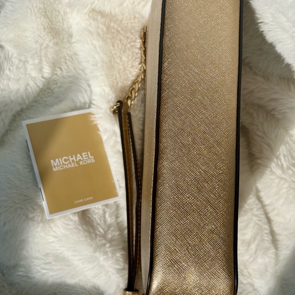 Michael Kors Gold Metallic Crossbody Bag with Chain Strap - Picture 4 of 5
